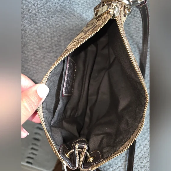 Coach Signature Patterned Crossbody Purse Bag - Picture 4 of 10